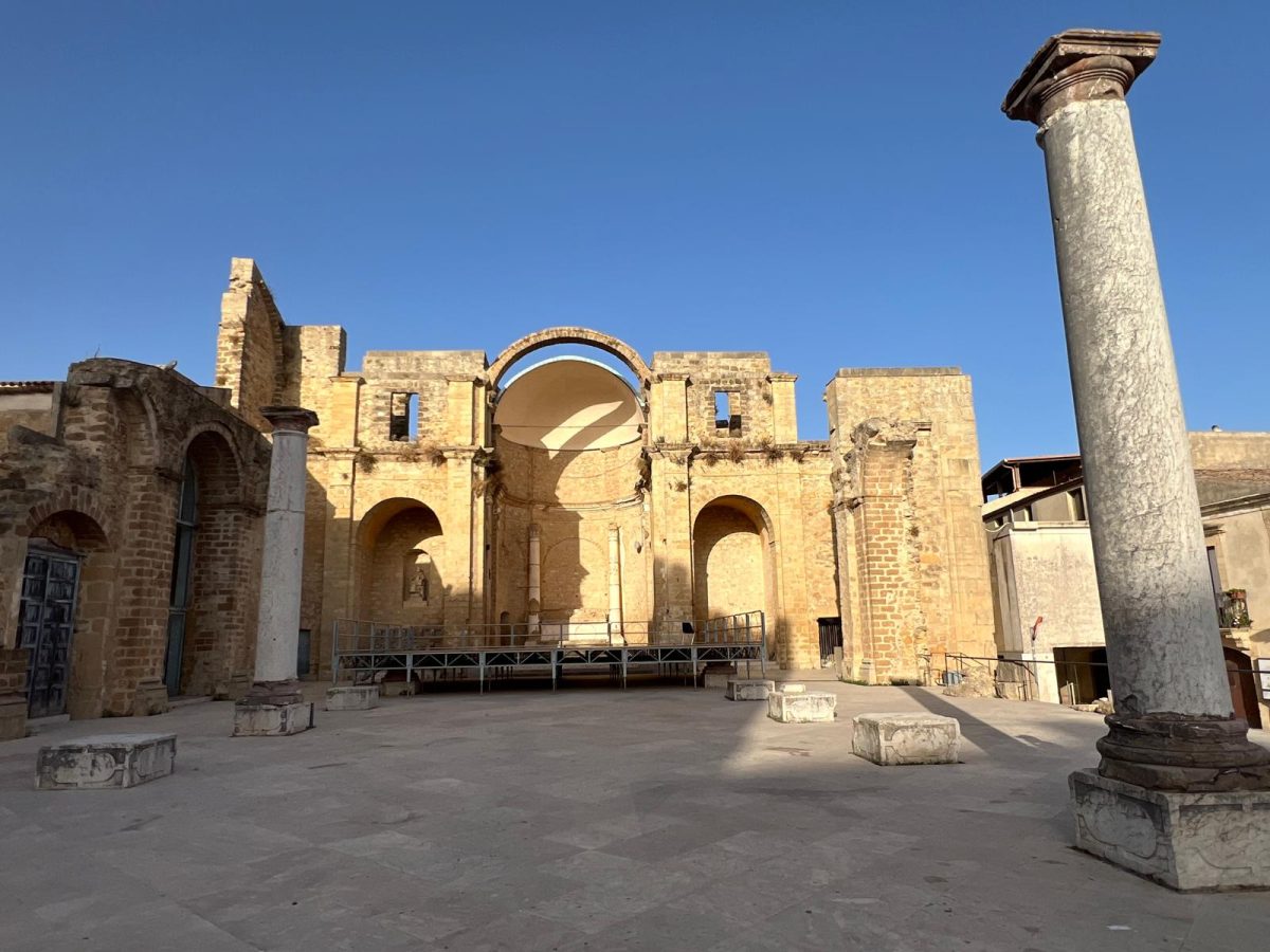 Piazza Simone Corleo